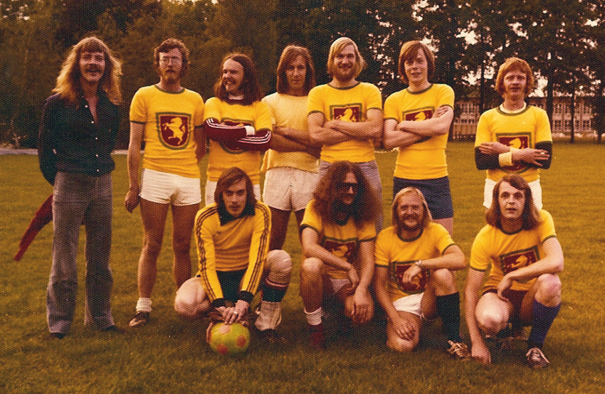 voetbal_gele_shirts_72.jpg